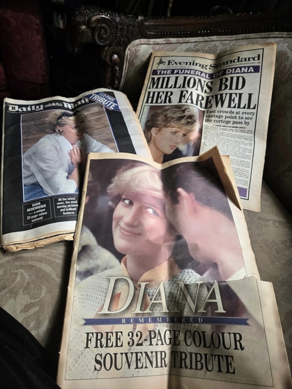 ❤️Princess Diana Funeral Memorial Newspapers (Three)